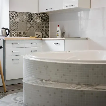 Jacuzzi Jm Rooms Apartment Wawelofts Krasków Eksteriør bilde