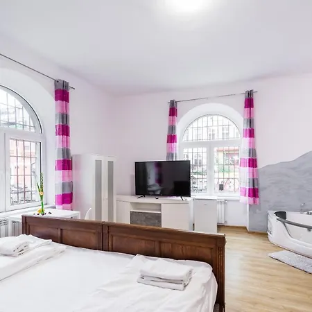 Jacuzzi Jm Rooms Apartment Wawelofts Krasków Eksteriør bilde