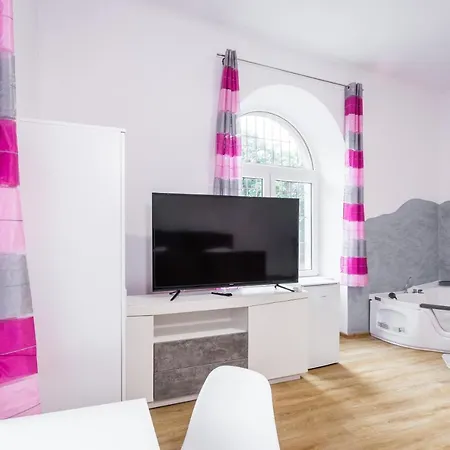 Jacuzzi Jm Rooms Apartment Wawelofts Krasków Eksteriør bilde